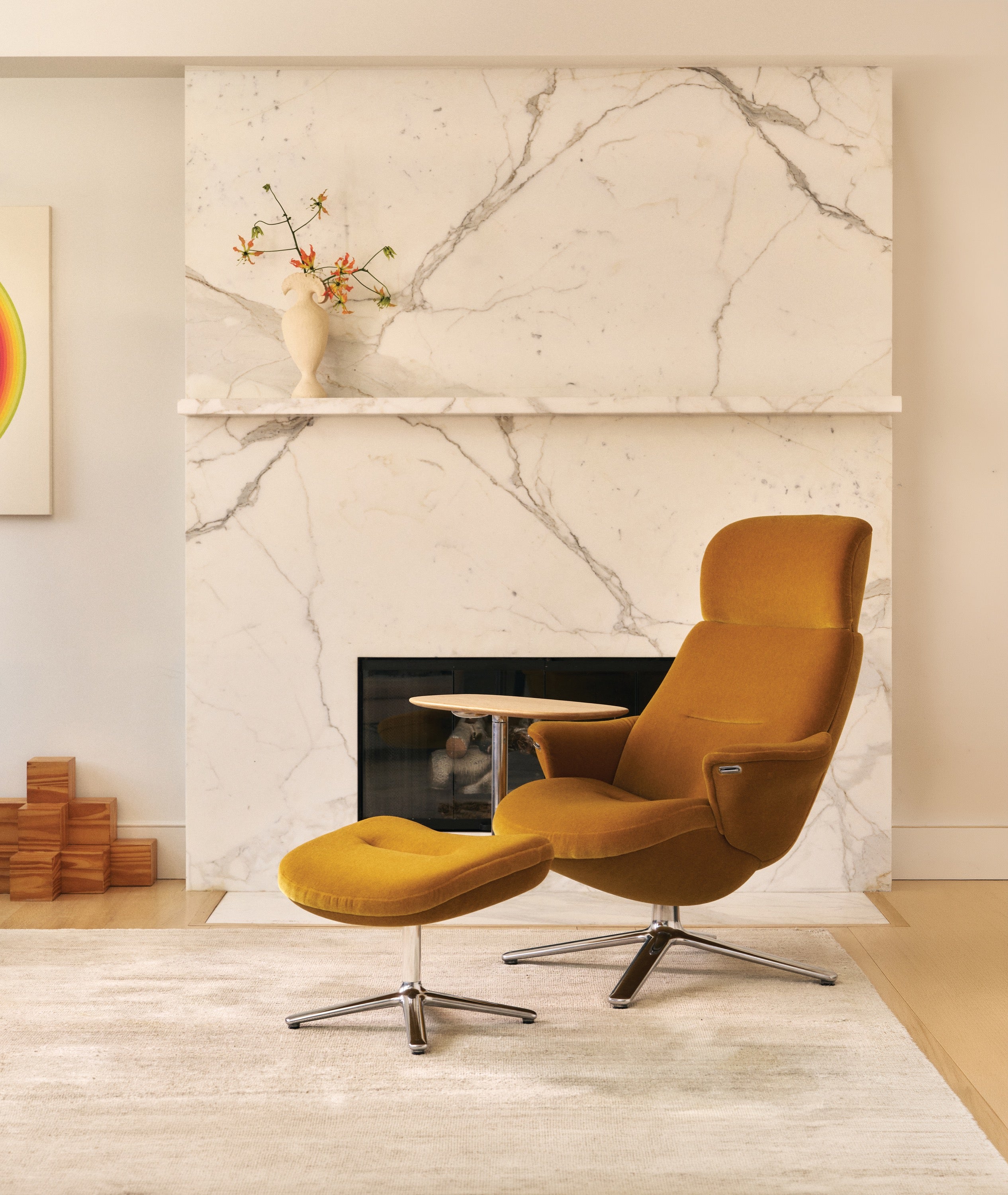 Diffrient Lounge Chair with Worksurface | Humanscale Shop