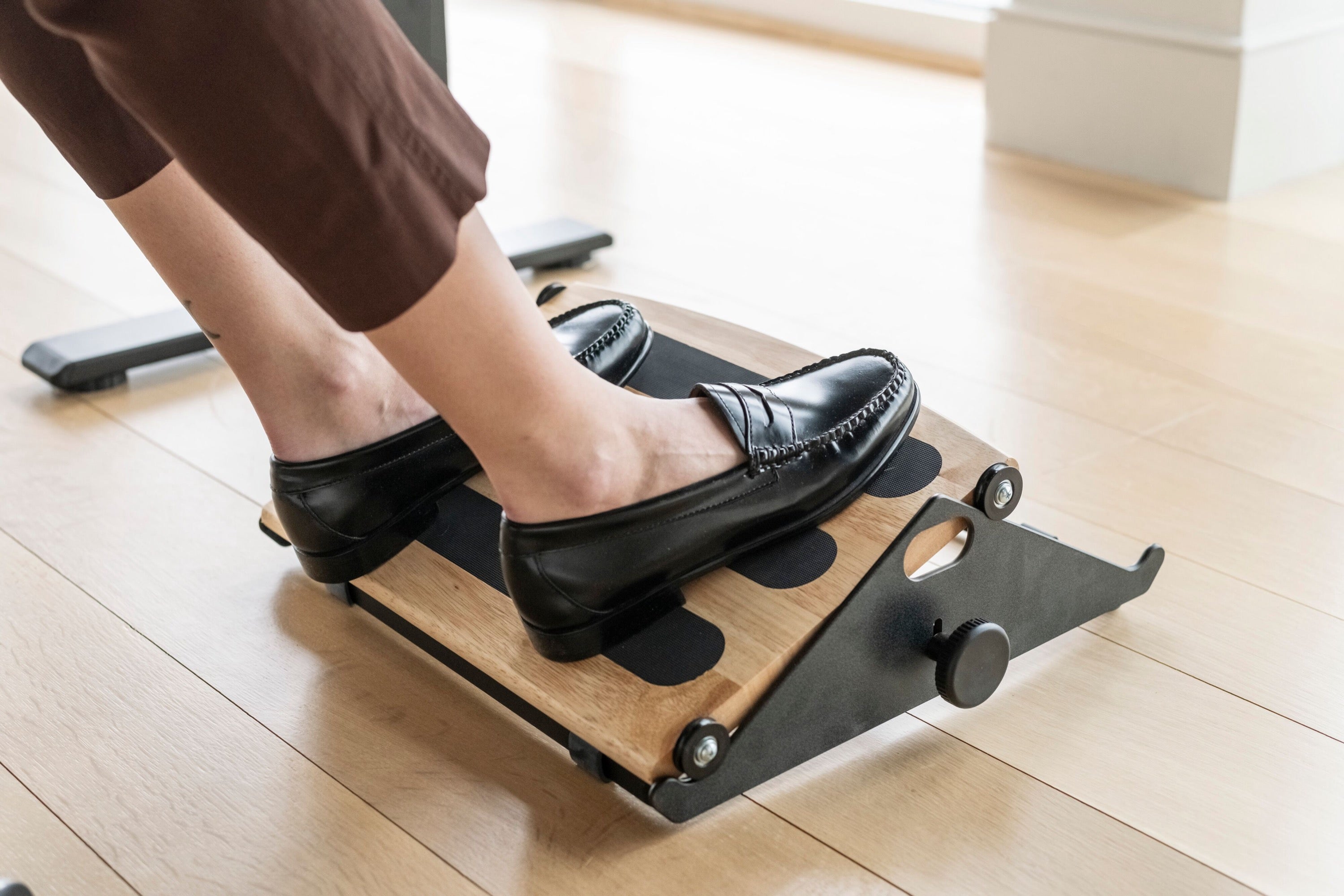 Foot Rockers for Stable Support and Natural Movement – Humanscale