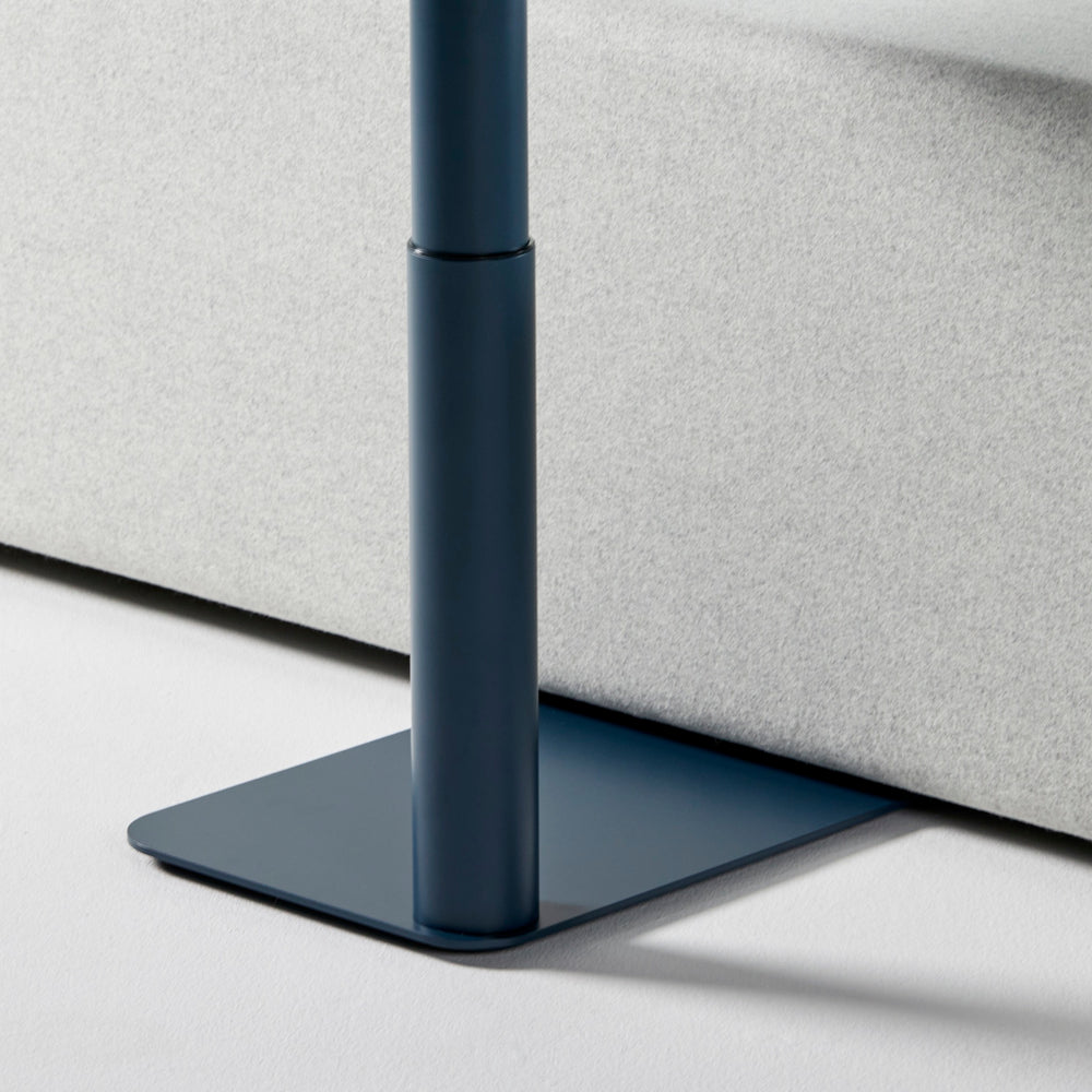 Glides or locking casters included