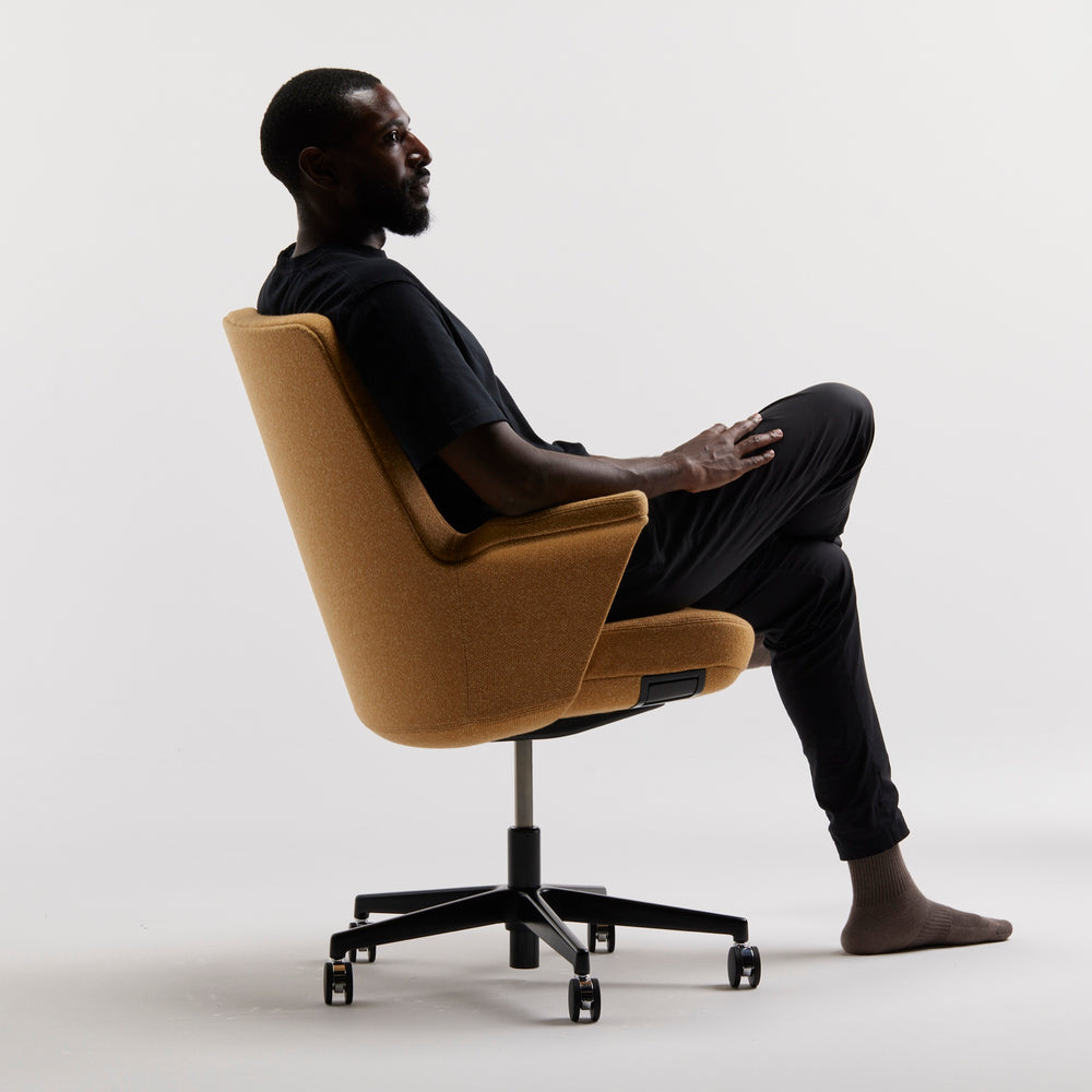 Self-adjusting recline support
